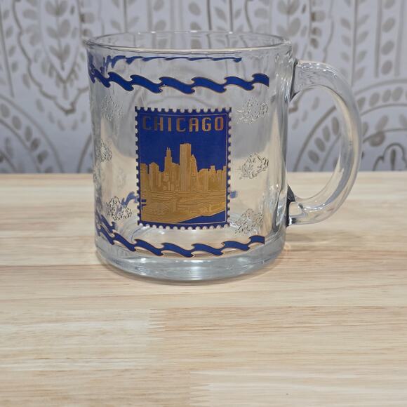 Chicago Skyline Glass Coffee Mug Postage Stamp Gold Navy 3D Touch Windy Clouds - Picture 1 of 8